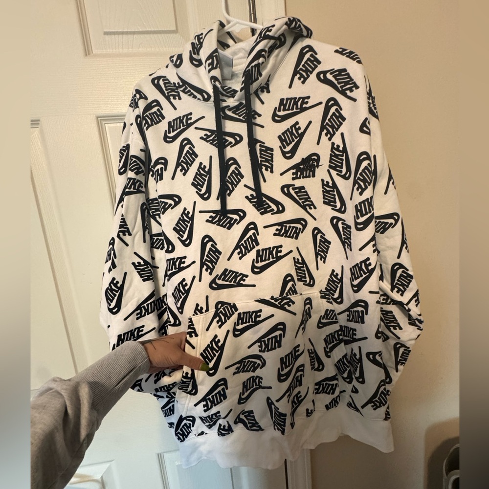 Nike Black and White Graphic Hoodie - Picture 3 of 4
